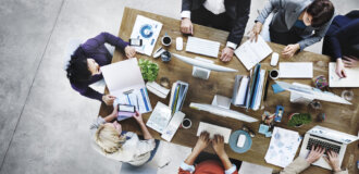 immagine marketing, riunione gruppo privacy
