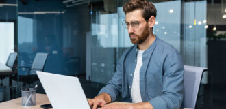 La nuova funzione di Teams per la gestione delle presenze in ufficio Criticità e implicazioni legali